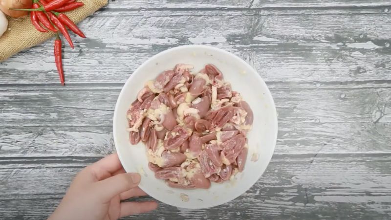 cach-lam-mon-tim-ga-kho-tieu-cay-nong-ngon-mieng