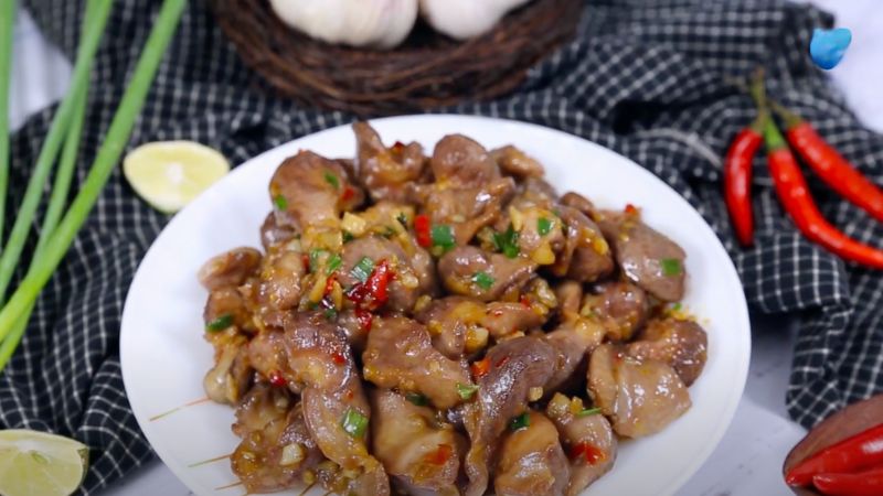 Cách làm món mề gà xào bơ tỏi đơn giản, thơm ngon