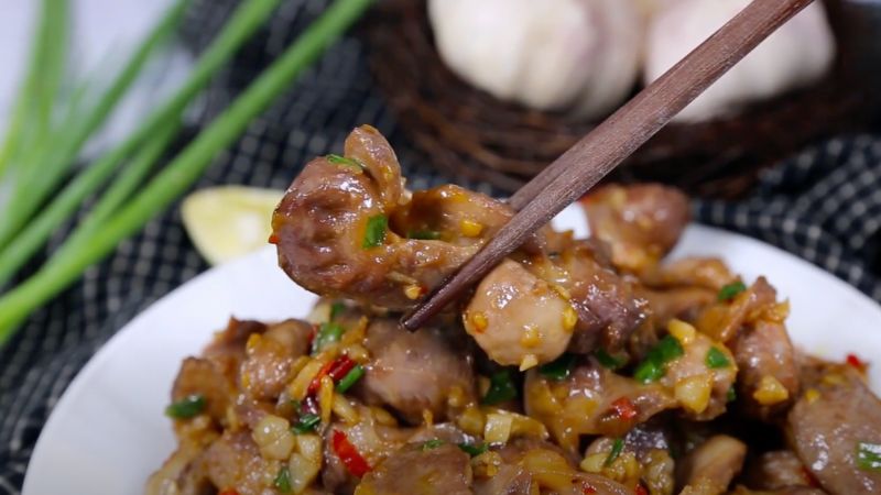 cach-lam-mon-me-ga-xao-bo-toi-don-gian-thom-ngon