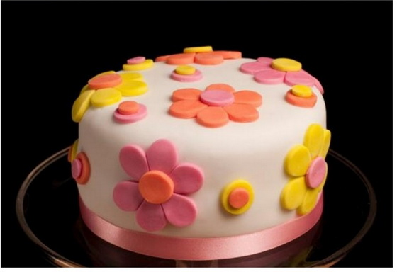 CÁCH LÀM BÁNH KEM FONDANT ĐẸP MẮT