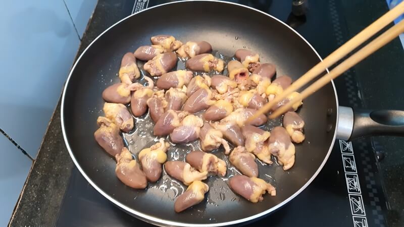 hao-com-voi-mon-tim-ga-khia-nuoc-dua-dam-da-bat-vi