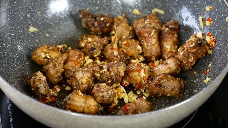 mach-ban-cach-lam-mon-co-ga-chien-ngu-vi-la-mieng