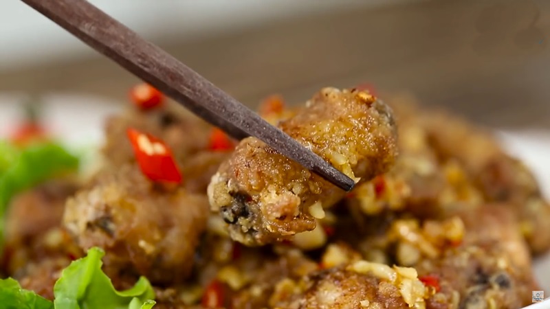 mach-ban-cach-lam-mon-co-ga-chien-ngu-vi-la-mieng