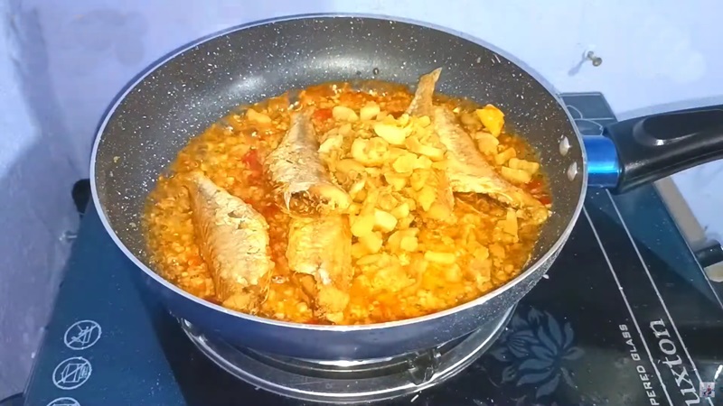 cach-lam-mon-kho-ca-du-rim-nuoc-mam-toi-ot-don-gian