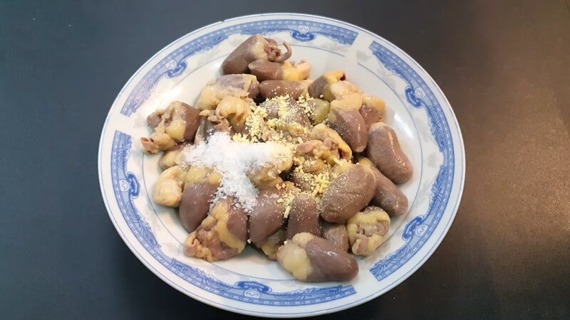 hao-com-voi-mon-tim-ga-khia-nuoc-dua-dam-da-bat-vi