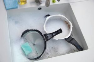 cac-loai-noi-nen-dung-cho-bep-ga-khi-nau-an