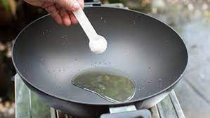 5-cach-han-che-bi-ban-dau-khi-nau-an